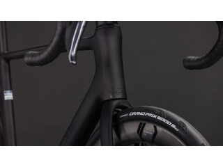 CUBE LITENING AIR C:68X RACE click to zoom image