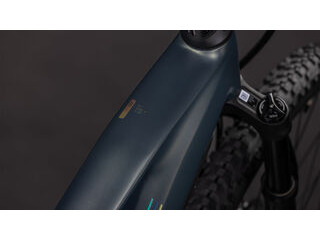 CUBE Reaction Hybrid Slt 800 click to zoom image