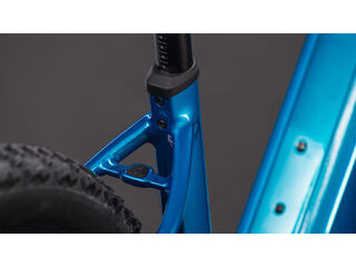 CUBE Reaction Hybrid Performance 600 click to zoom image