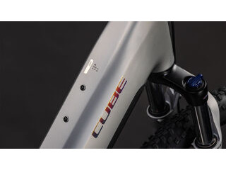 CUBE Reaction Hybrid One 600 click to zoom image