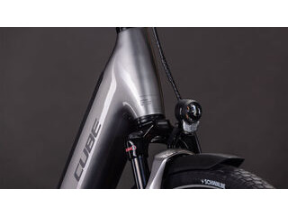 CUBE Supreme Hybrid Deluxe Pro 600 click to zoom image