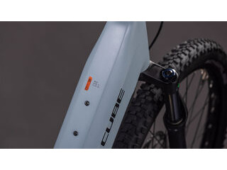 CUBE Reaction Hybrid Race 800 click to zoom image