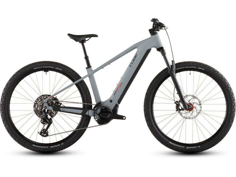 CUBE Reaction Hybrid Race 800 click to zoom image