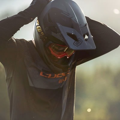 HELMETS & CLOTHING